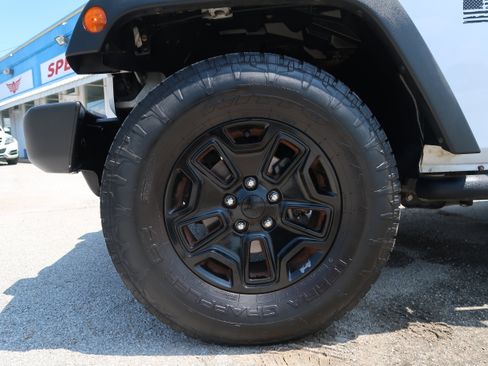 Used 2015 Jeep Wrangler Sport w/ Quick Order Package 24S AWD/4WD image 33