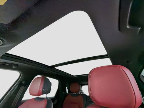 Certified 2024 Porsche Cayenne AWD/4WD image 22