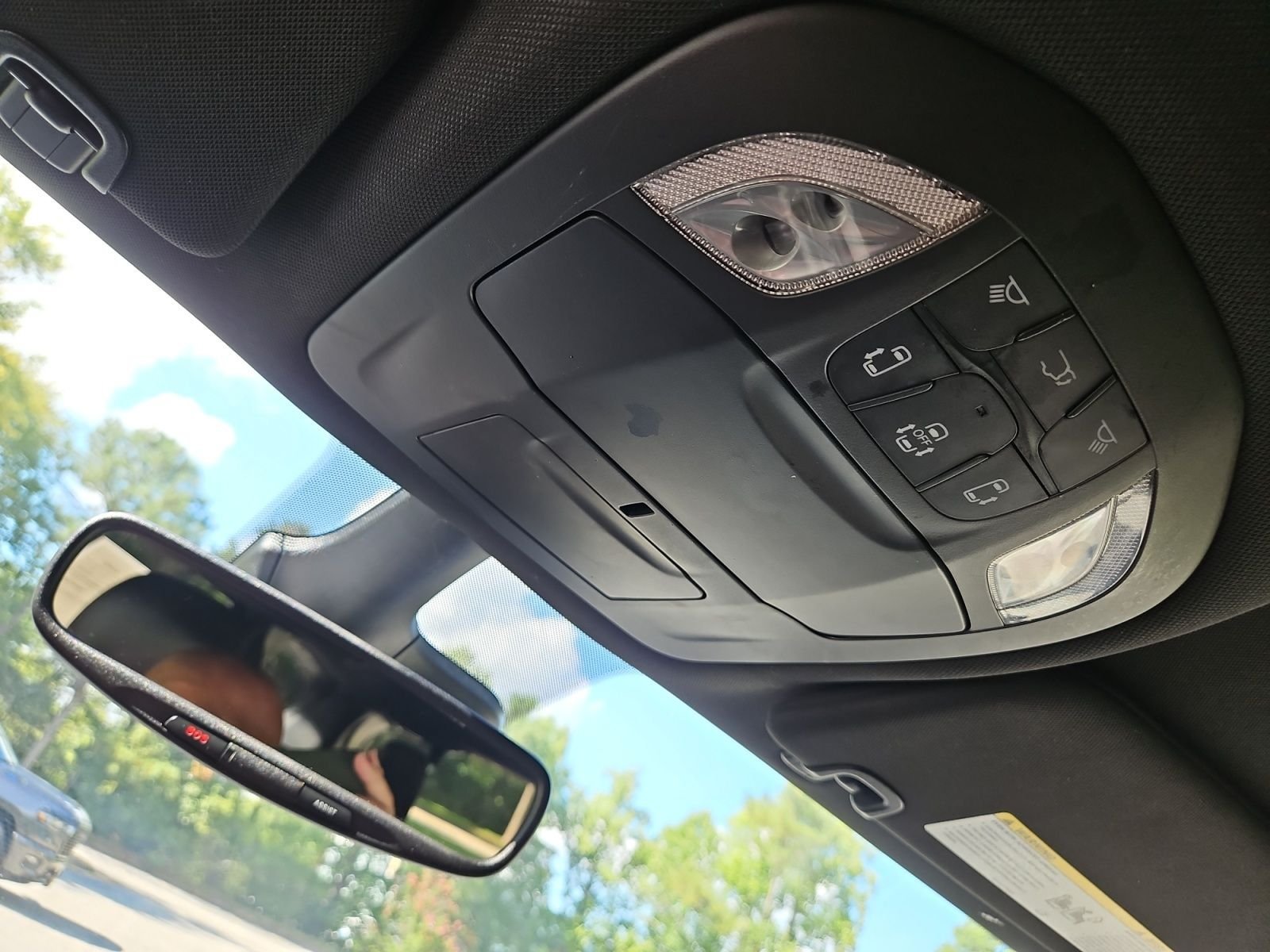 Used 2025 Chrysler Pacifica Select FWD image 30