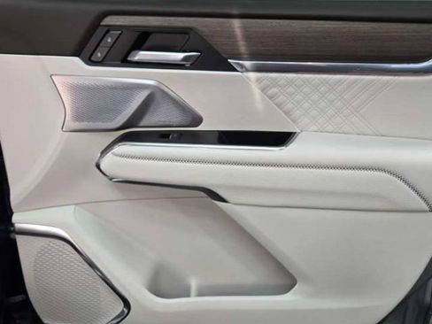 Used 2024 GMC Acadia Denali w/ Super Cruise Package image 47