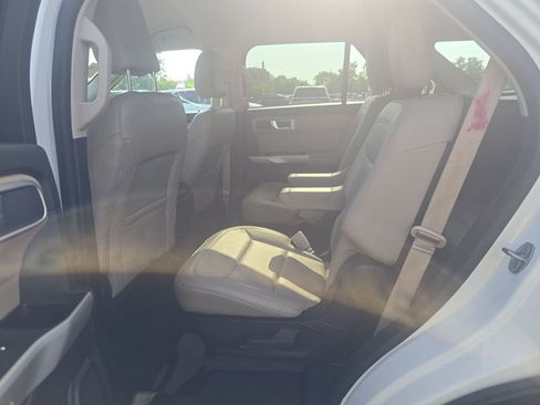 Used 2024 Ford Explorer XLT w/ Equipment Group 202A AWD/4WD image 11