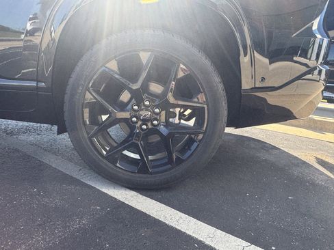 New 2026 Chevrolet Traverse RS image 7