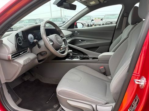 Used 2023 Hyundai Elantra SEL w/ Convenience Package FWD image 16