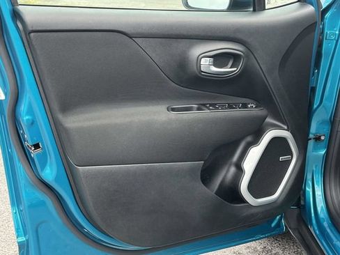 Certified 2021 Jeep Renegade Latitude w/ Luxury Group I FWD image 15