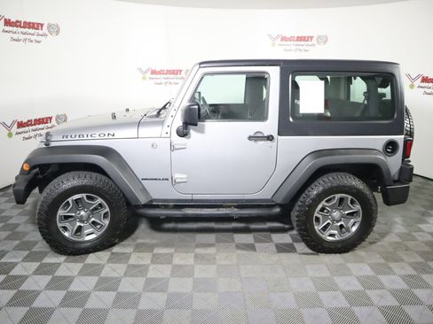 Used 2015 Jeep Wrangler Rubicon w/ Connectivity Group AWD/4WD image 12
