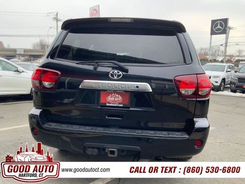 Used 2019 Toyota Sequoia Limited w/ Safety & Convenience Package image 6