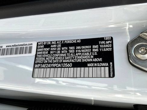 Used 2023 Porsche Cayenne w/ Premium Package AWD/4WD image 18