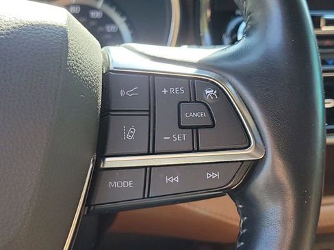 Used 2021 Toyota Highlander Platinum image 33