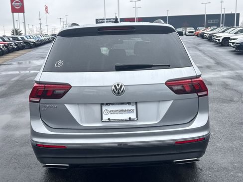 Used 2020 Volkswagen Tiguan SE image 4