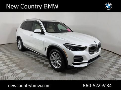 Used 2022 BMW X5 xDrive40i w/ Premium Package AWD/4WD image 1