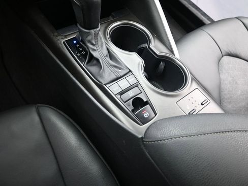 Used 2021 Toyota Camry XSE image 17