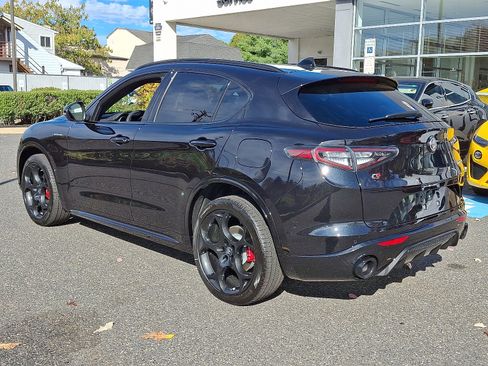 New 2025 Alfa Romeo Stelvio Sprint AWD/4WD image 4