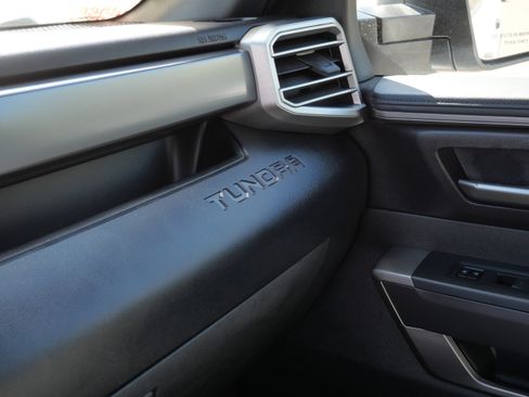 Used 2025 Toyota Tundra SR5 AWD/4WD image 33