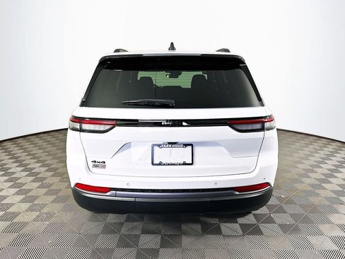 New 2026 Jeep Grand Cherokee Altitude AWD/4WD image 9