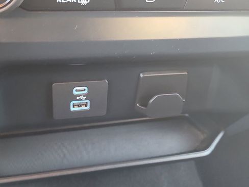 Used 2023 Ford F150 XLT image 23