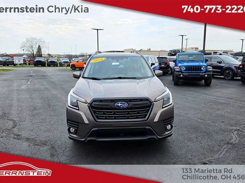 Used 2024 Subaru Forester Premium AWD/4WD image 2