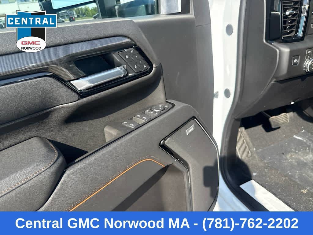 New 2026 GMC Sierra 2500 AT4 w/ AT4 Preferred Package AWD/4WD image 14