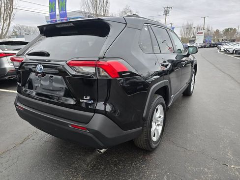 Certified 2021 Toyota RAV4 LE image 7