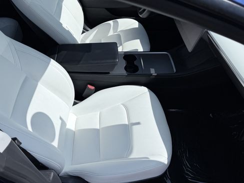 Used 2022 Tesla Model 3 Standard Range RWD image 37