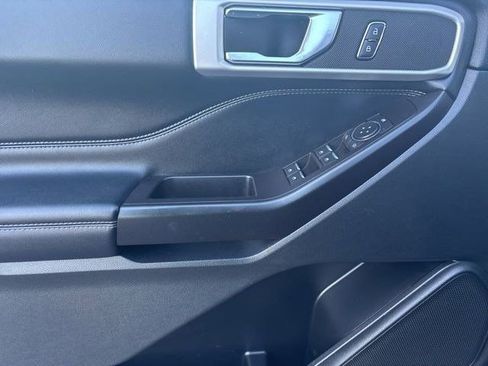 Used 2020 Ford Explorer XLT w/ Equipment Group 202A image 13