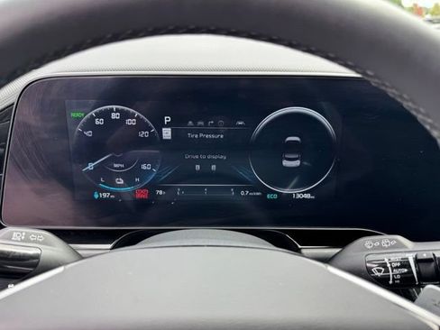 Certified 2024 Kia Niro Wind w/ Wind Preserve Package FWD image 18
