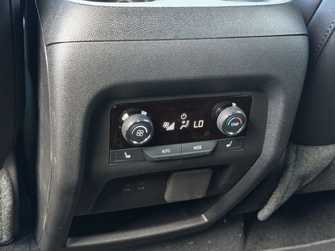 New 2026 Chevrolet Traverse RS image 25