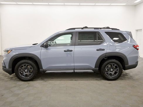 New 2025 Honda Pilot TrailSport image 4