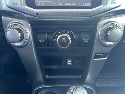 Used 2019 Toyota 4Runner SR5 AWD/4WD image 5