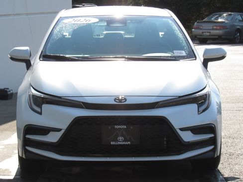 Certified 2026 Toyota Corolla SE FWD image 3