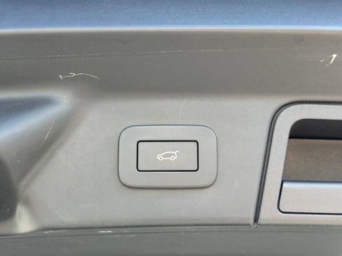 Used 2025 Land Rover Range Rover Velar Dynamic SE AWD/4WD image 35