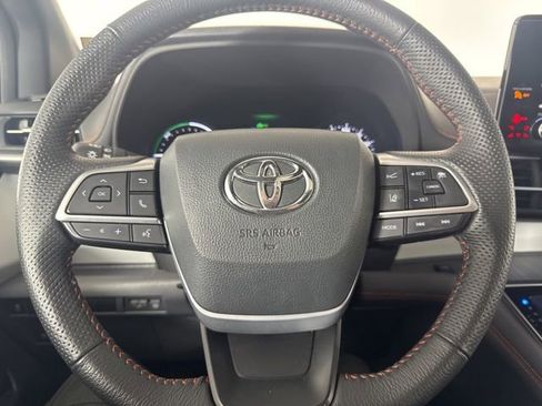 Used 2024 Toyota Sienna XSE AWD/4WD image 19