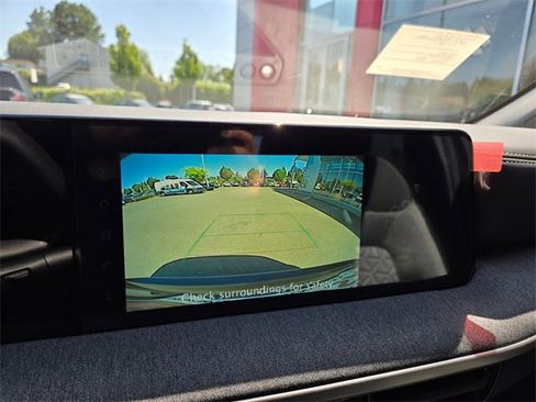 New 2025 Nissan Kicks SV w/ SV Premium Package image 17