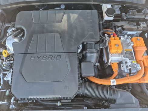 Used 2023 Hyundai Elantra Limited FWD image 18