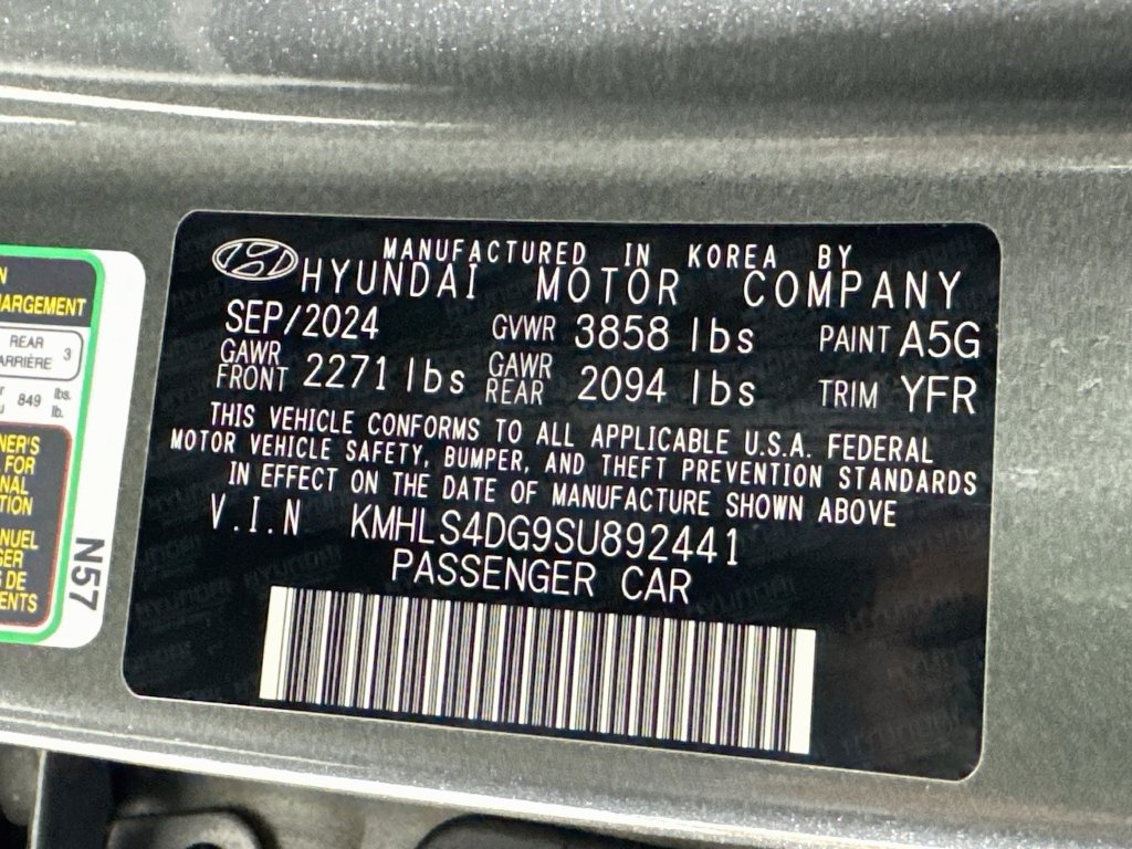 Used 2025 Hyundai Elantra SEL FWD image 39