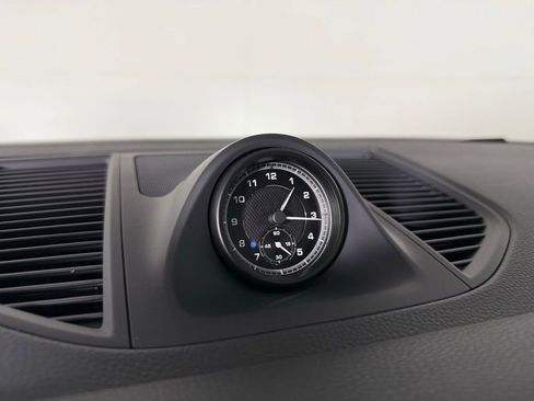 New 2025 Porsche Macan S image 28