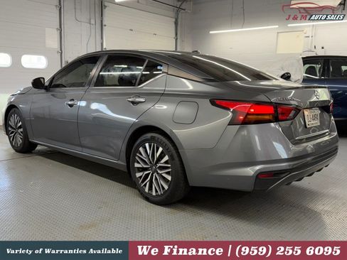 Used 2023 Nissan Altima 2.5 SV FWD image 11
