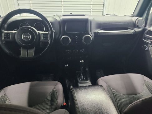 Used 2016 Jeep Wrangler Unlimited Sport image 2