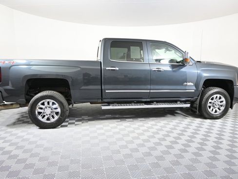 Used 2019 Chevrolet Silverado 3500 High Country w/ Duramax Plus Package image 11