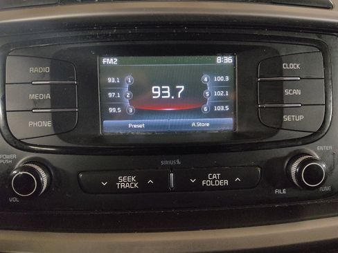 Used 2017 Kia Sorento LX image 25