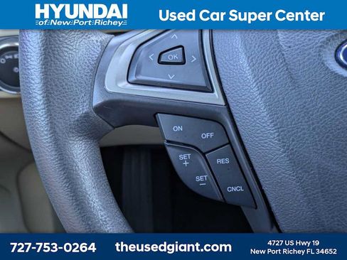 Used 2014 Ford Fusion SE FWD image 29