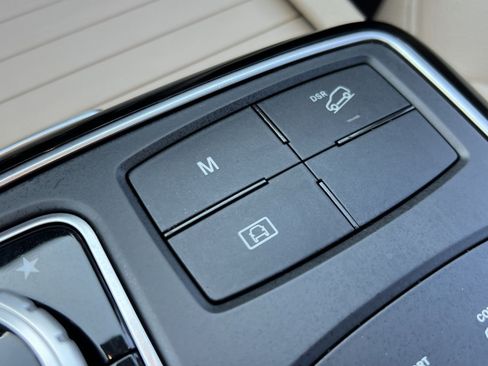 Used 2018 Mercedes-Benz GLE 350 4MATIC image 41