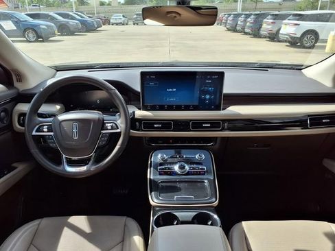 Certified 2022 Lincoln Nautilus Reserve w/ Luxury Package FWD image 6