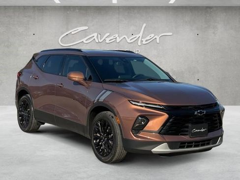 Certified 2023 Chevrolet Blazer LT w/ LPO, Black Sport Package image 2