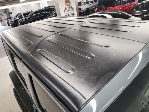 Used 2015 Jeep Wrangler Unlimited Rubicon w/ Connectivity Group image 35