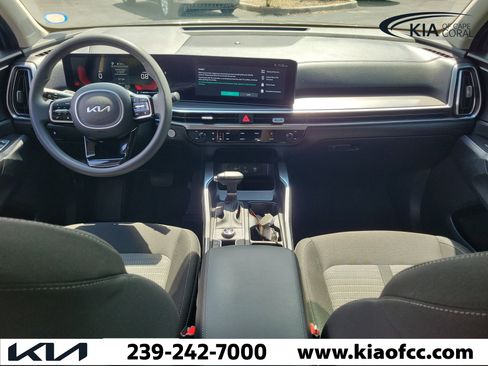 Certified 2025 Kia Sorento LX FWD image 17