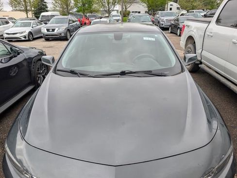 Used 2016 Chevrolet Malibu LT FWD image 2