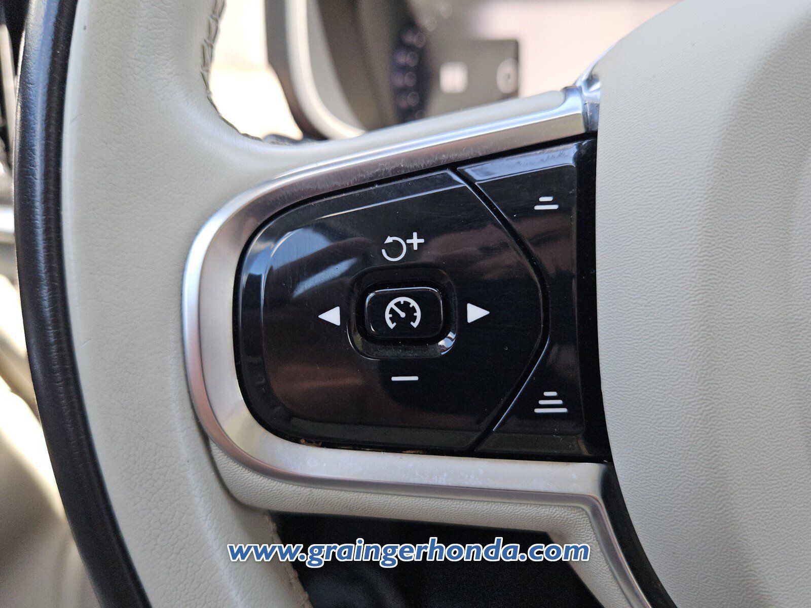 Used 2022 Volvo S90 B6 Inscription w/ Advanced Package AWD/4WD image 19