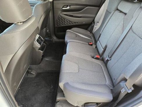 Used 2019 Hyundai Santa Fe SE image 7