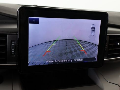 Used 2023 Ford Explorer XLT w/ Equipment Group 202A image 6