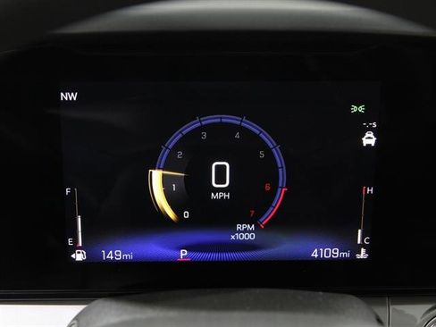 Used 2025 Chevrolet Trax LT image 8